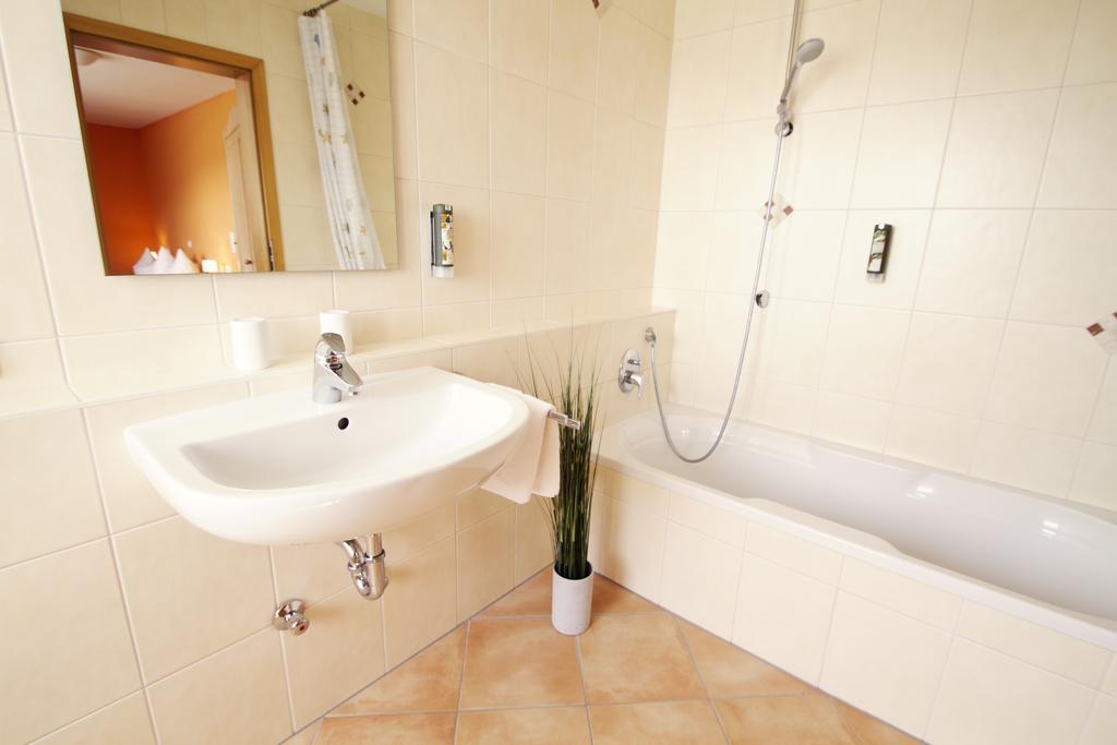 Hotel Brotzeit-Stadl Gbr Bad Staffelstein Zewnętrze zdjęcie
